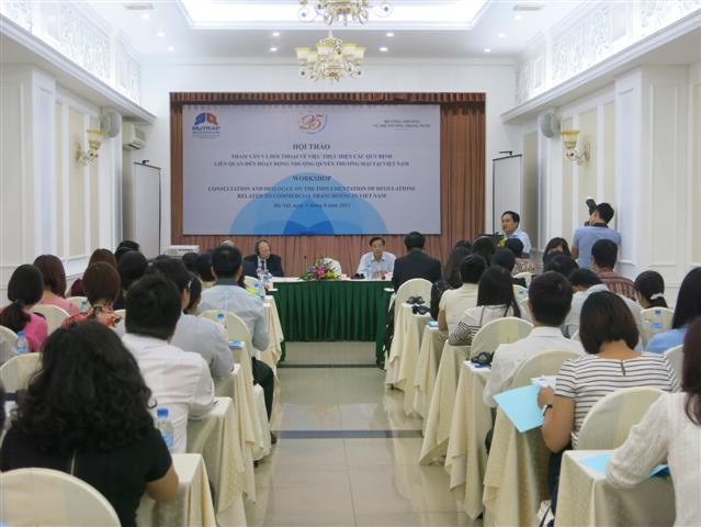 ທາບທາມຄວາມເຫັນກ່ຽວກັບການເຄື່ອນໄຫວໂອນສິດການຄ້າຢູ່ຫວຽດນາມ